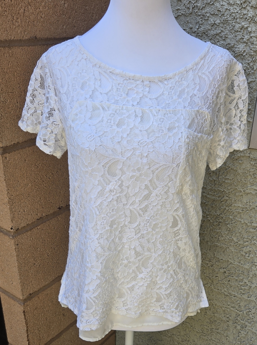 H By Bordeaux Lace Overlay Short-Sleeve Top - White